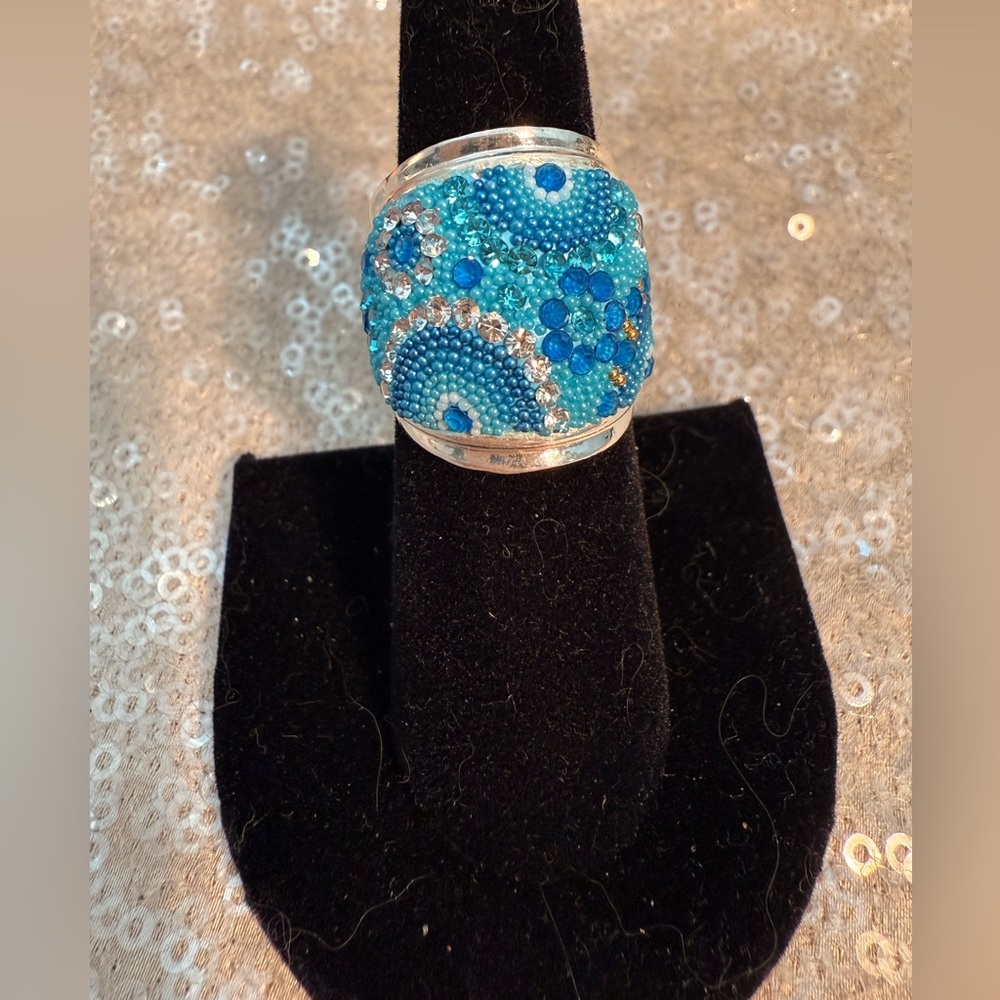 Sterling Silver Blue Crystal Dome Ring - Picture 2 of 9